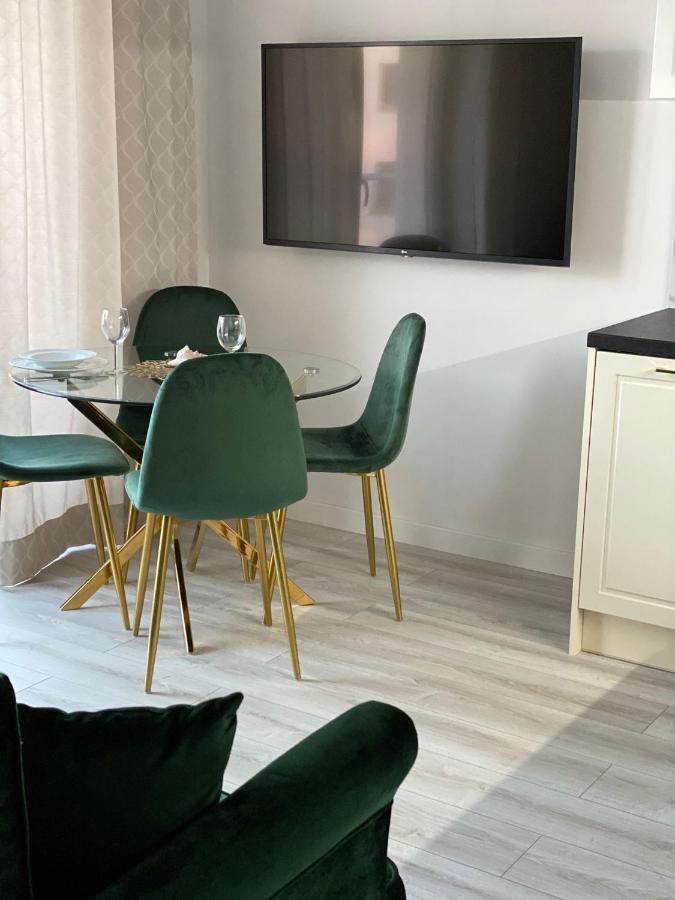 Green Apartment Sloneczne Tarasy Dziwnowek Bagian luar foto